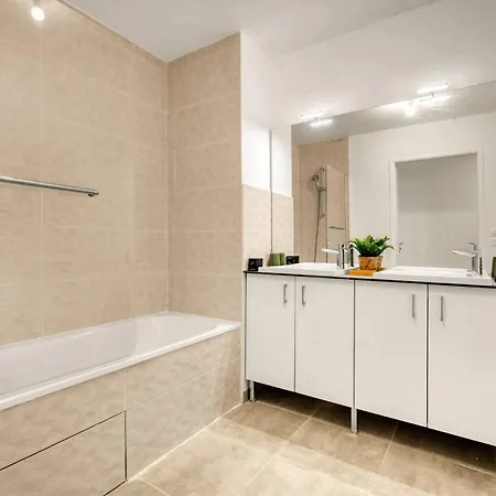 Elegant Avec Toulouse