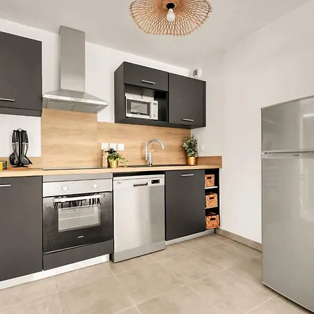 Elegant Avec Toulouse