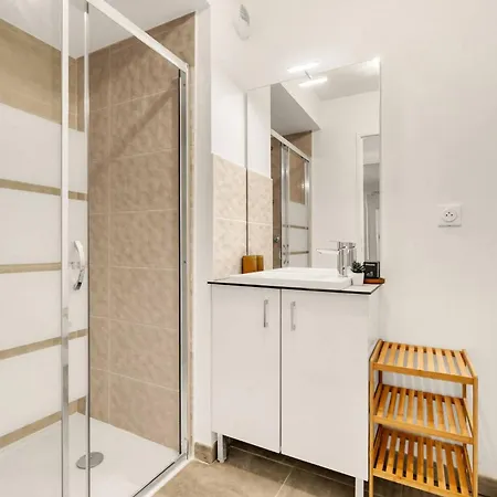 Elegant Avec Toulouse